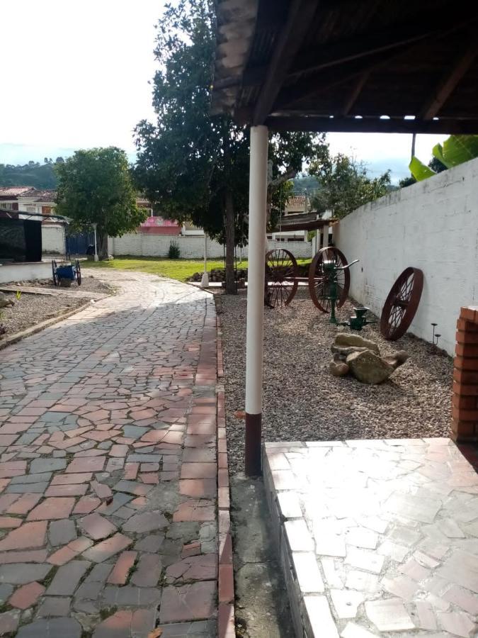 Hotel La Casona Chinácota Exteriör bild